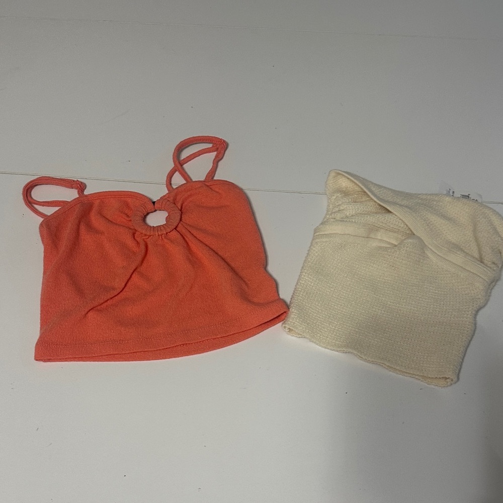 American Eagle Off-White Knit Sweater & Coral Tank